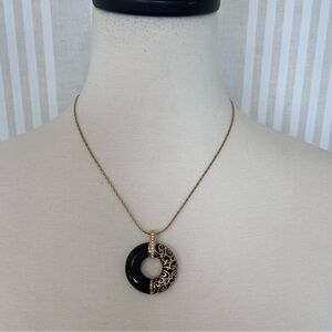 Vtg Camrose & Kross Jacqueline Kennedy Black Enamel Crystal Love Circle Pendant